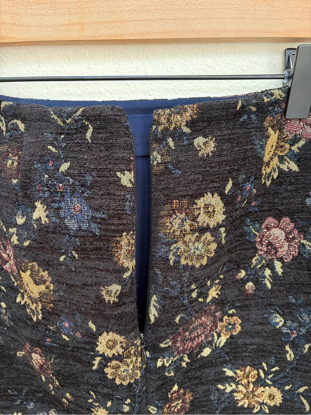 Sezane Tanina Mini Skirt Textured Fall Floral Jacquard Tapestry Navy Size 34 - Picture 8 of 11